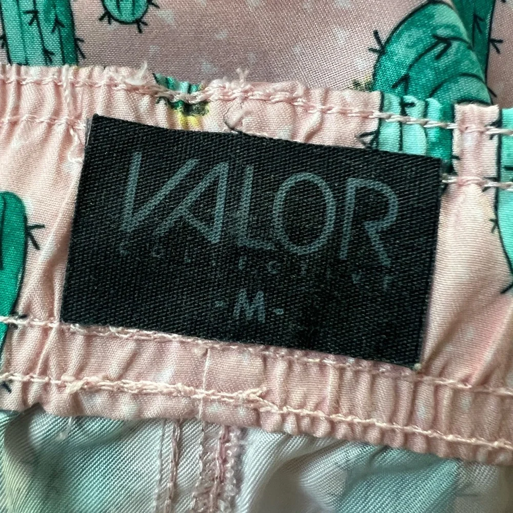 Valor Mens Swim Trunks Medium Pink 🌵 Cactus Prickly Desert 3 pocket No liner